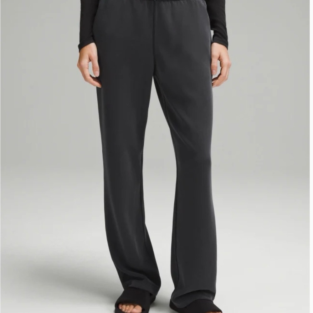 NWT Lululemon Softstreme High-Rise Pant